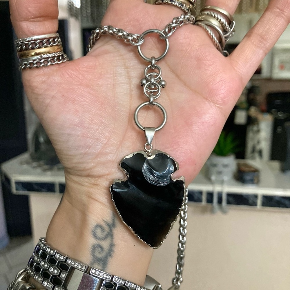 Black obsidian arrow on stainless steel maille celtic knot lariat Y necklace. - Picture 10 of 14